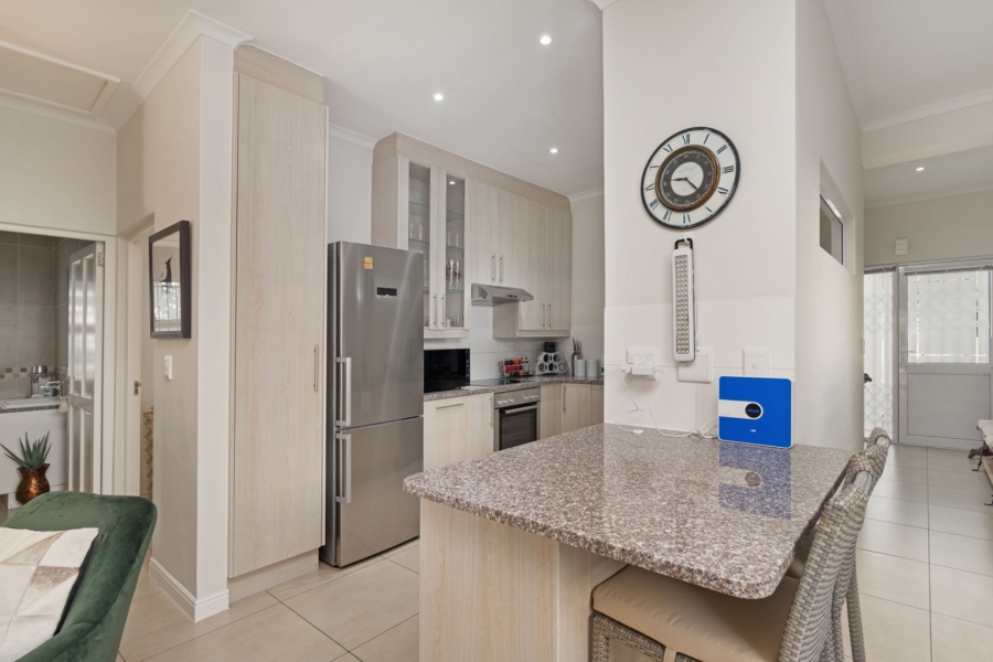 2 Bedroom Property for Sale in Sunningdale Western Cape